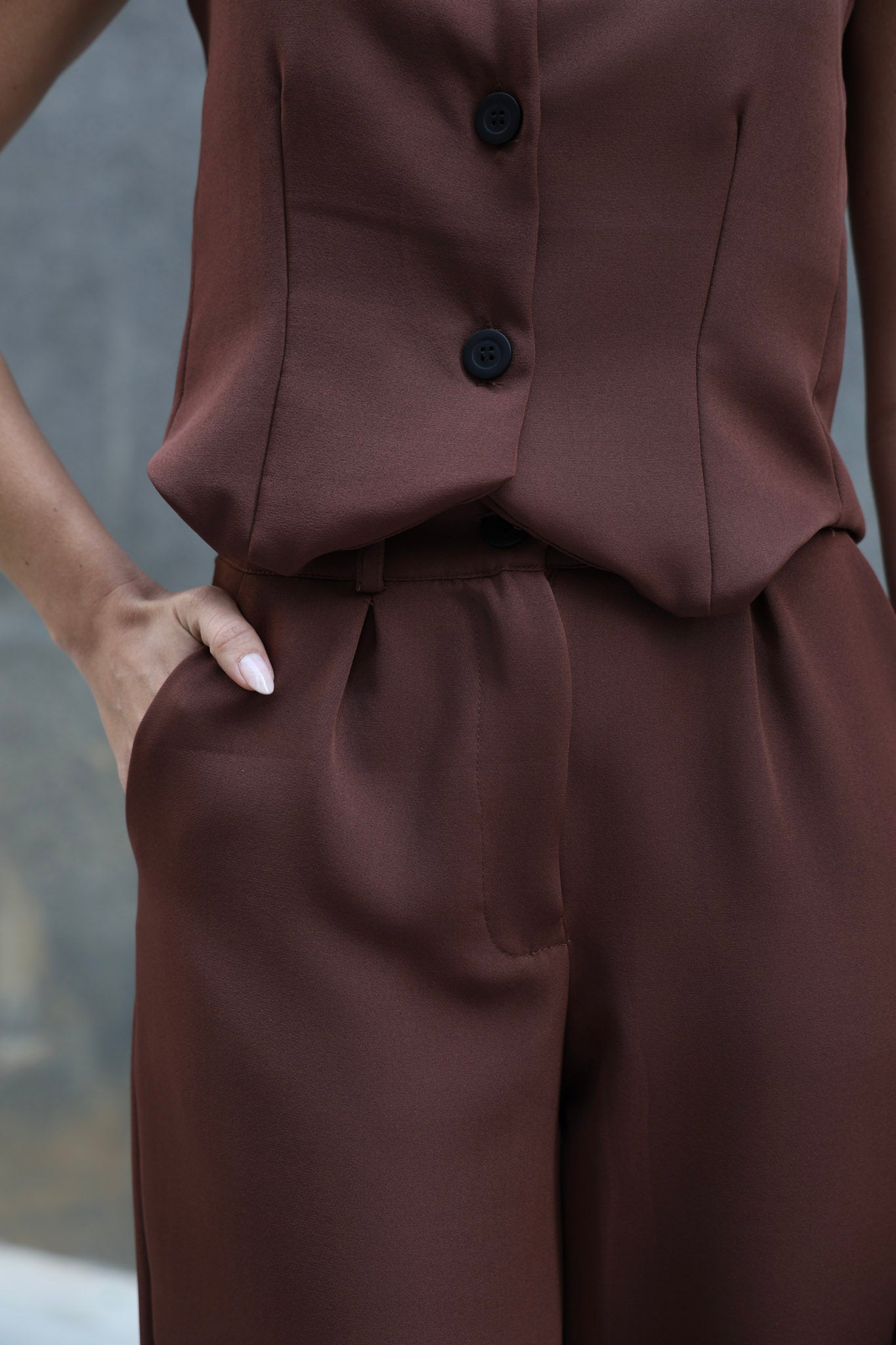 CONJUNTO DOMINIQUE - MARROM